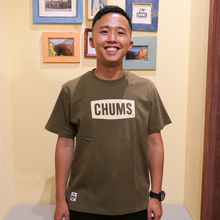 大阪店 どのサイズがお気に入り スタッフが定番tシャツを全サイズ着てみましたっ Chums チャムス アウトドアファッション公式通販