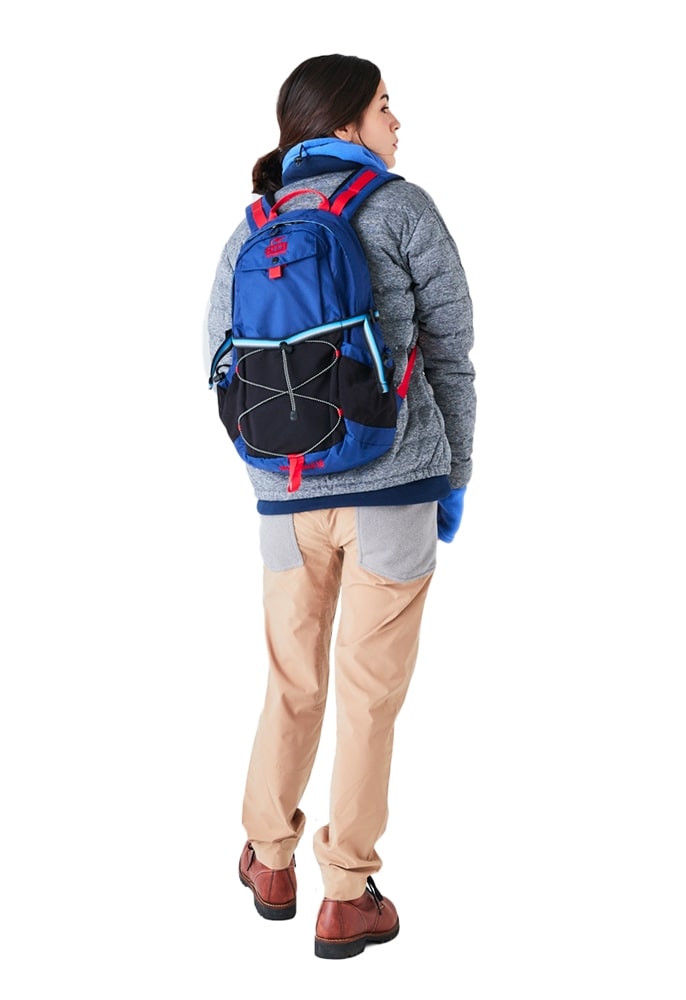 【登山コーデ（レディース）】動きやすさを重視した軽量な冬のトレッキングスタイル CHUMS(チャムス)アウトドアファッション公式通販