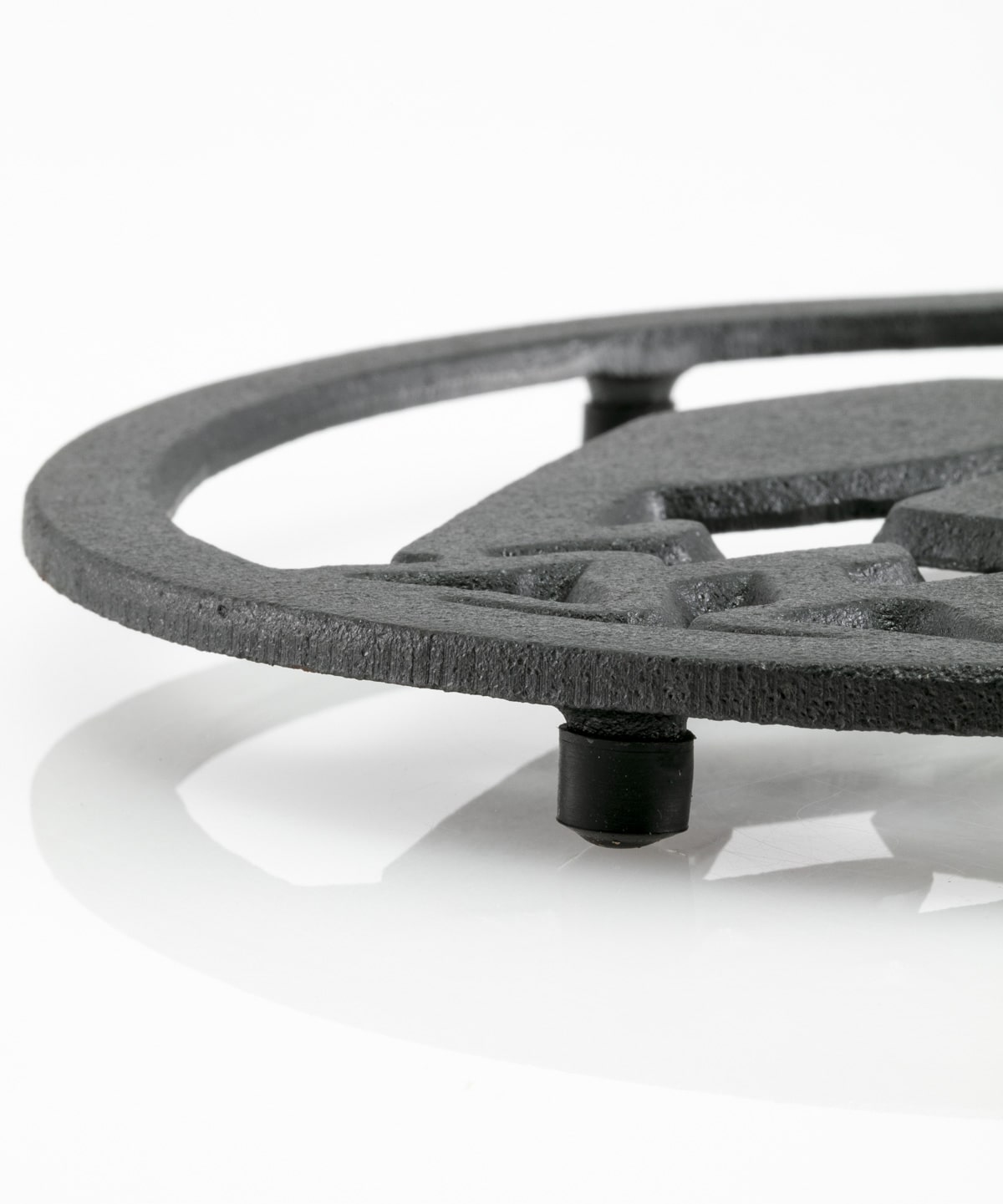 Booby Iron Pot Mat ブービーアイロンポットマット キッチンアクセサリー サイズなし カラーなし テーブルウェア Chums チャムス アウトドアファッション公式通販 Booby Iron Pot Mat ブービーアイロンポットマット キッチンアクセサリー サイズなし カラーなし テーブルウェア Chums チャムス アウトドアファッション公式通販
