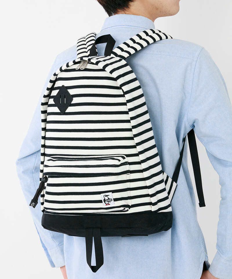 Classic Day Pack Sweat Nylon クラシックデイパックスウェットナイロン デイパック リュック サイズなし Logo Block バッグ Chums チャムス アウトドアファッション公式通販